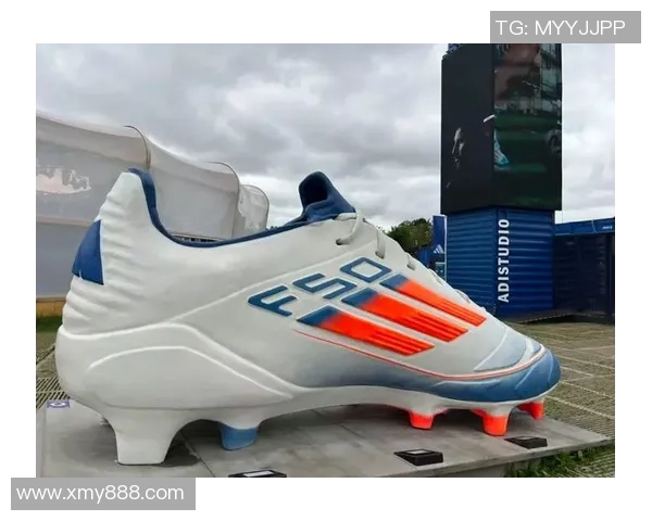 足球鞋缺席成名的球星是谁 揭秘那些没有足球鞋依旧闪耀赛场的传奇人物